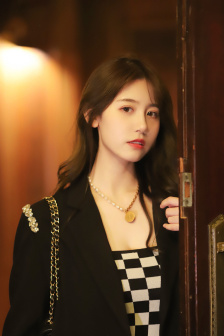 女人深夜按摩精油4